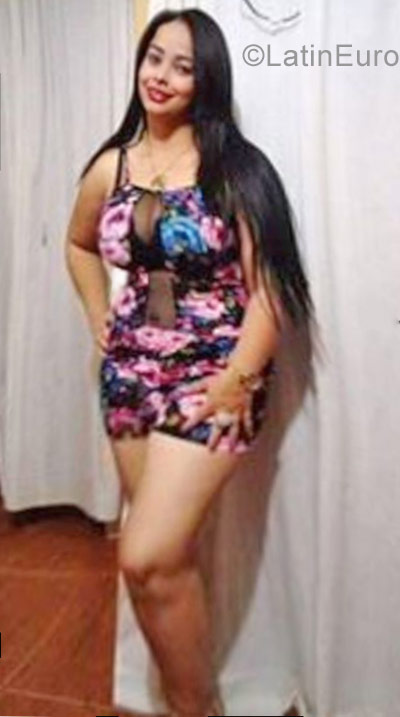 Date this hard body Venezuela girl CAROLINA from Cabimas VE1380