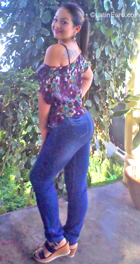 Date this tall Venezuela girl Jacky from Valera VE1387