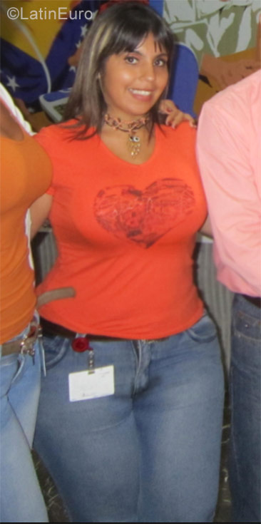 Date this stunning Venezuela girl Zulay from Caracas VE1388