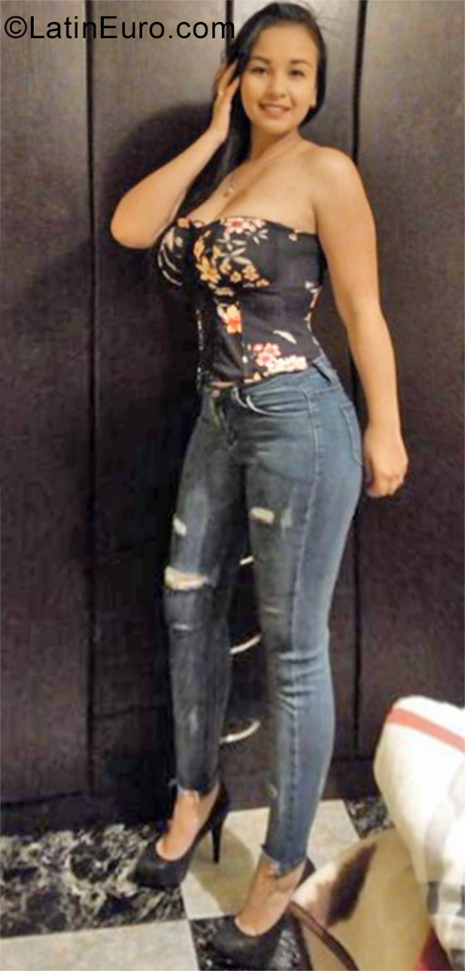 Date this hot Colombia girl Angel from Bogota CO23483