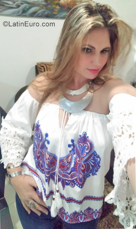 Date this gorgeous Colombia girl Milena from Manizales CO23514