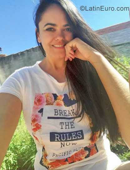 Date this cute Brazil girl Katiane from Taiobeiras BR10967