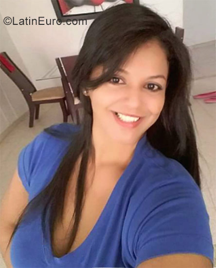 Date this sensual Colombia girl Yanis from Monteria CO23551