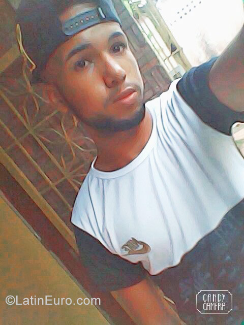 Date this attractive Venezuela man Leonardo from Caracas VE1430