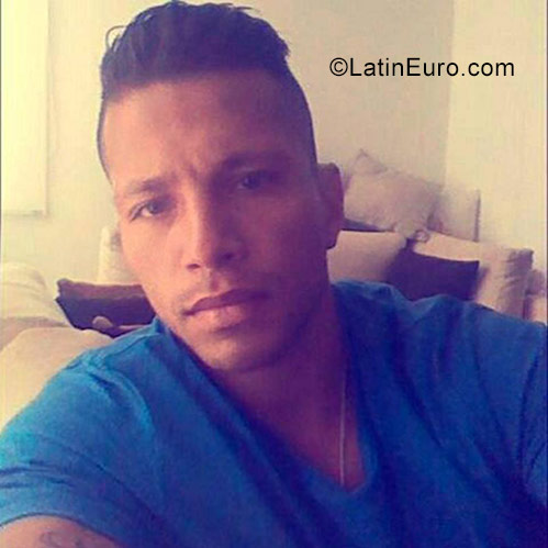 Date this athletic Colombia man Nicolas from Bogota CO23570