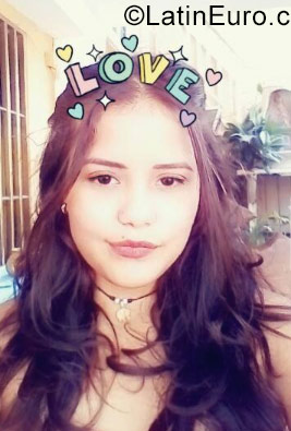 Date this foxy Venezuela girl Endry from Barcelona VE1438