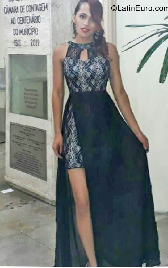 Date this sultry Brazil girl Junia from Belo Horizonte BR10491