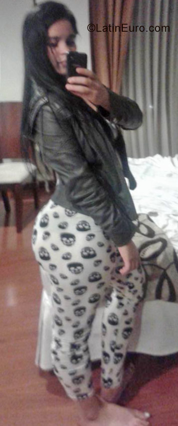 Date this beautiful Colombia girl Katerin from Medellin CO23620