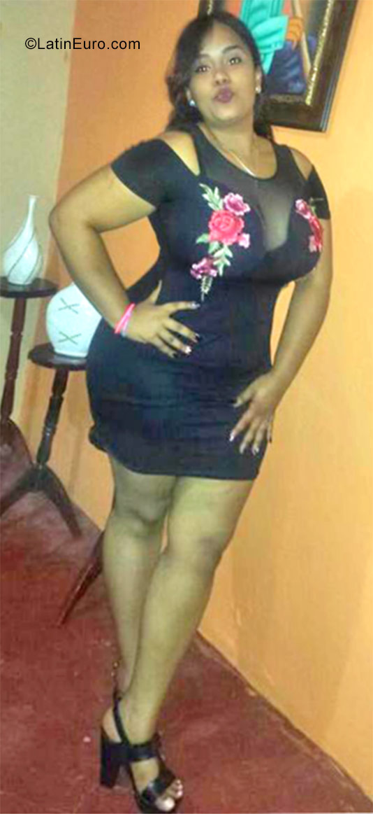 Date this athletic Dominican Republic girl Ady from La Vega DO31996