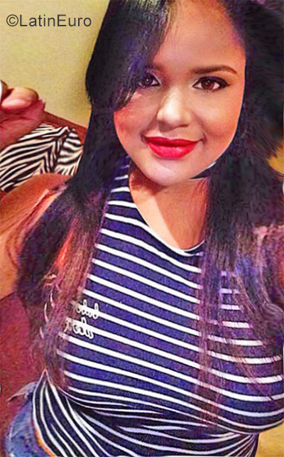 Date this funny Dominican Republic girl Maria from Moco DO31998