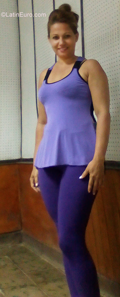 Date this exotic Cuba girl Jane from Bayamo CU274