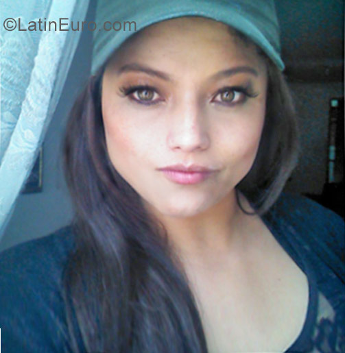 Date this beautiful Colombia girl Laura from Bogota CO23662