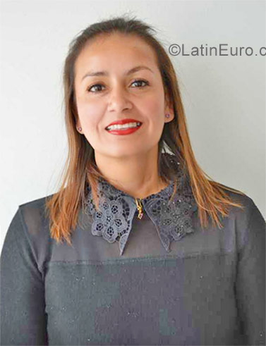 Date this pretty Colombia girl Made from Bogota CO23674