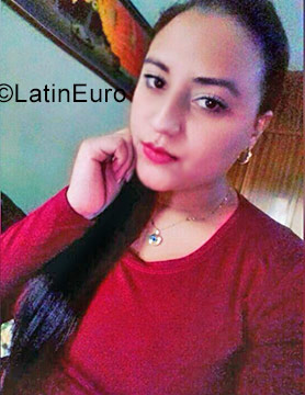 Date this hot Colombia girl Anyi from Bogota CO23681