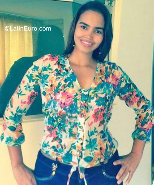 Date this fun Colombia girl Johana from Caucasia CO23696