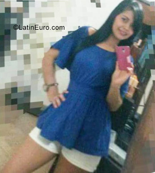 Date this passionate Colombia girl Lau from Monteria CO23707
