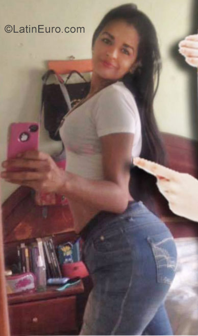 Date this gorgeous Venezuela girl Yoselin from Barquisimeto VE1533