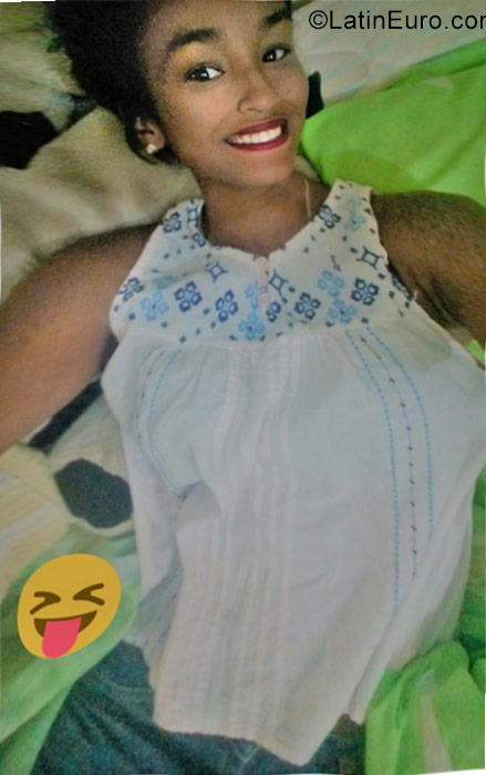 Date this sultry Venezuela girl Veronica from Puerto Ordaz VE1539