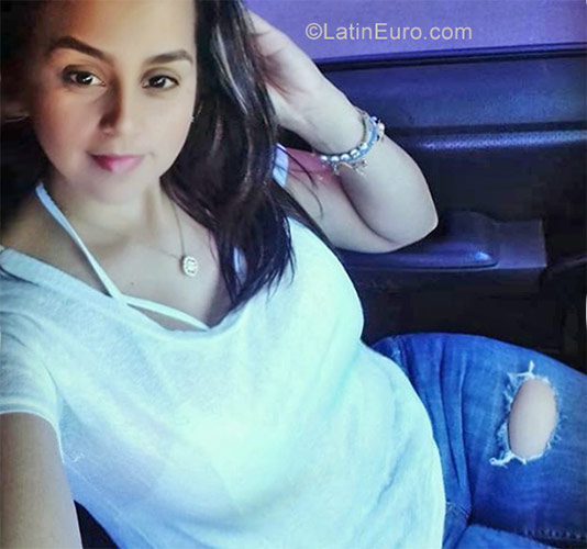 Date this passionate Venezuela girl Karla from Maracay VE1540