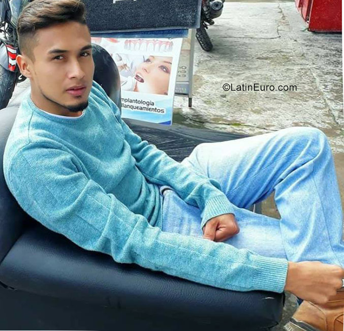 Date this good-looking Colombia man Juan from Bogota CO23729