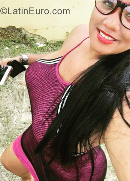 Date this young Dominican Republic girl Nicki from Santo Domingo DO32146