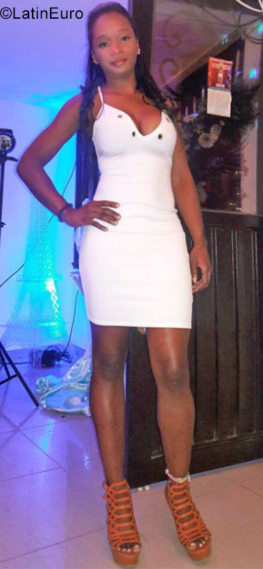 Date this good-looking Colombia girl Fernanda` from Dosquebradas CO23747