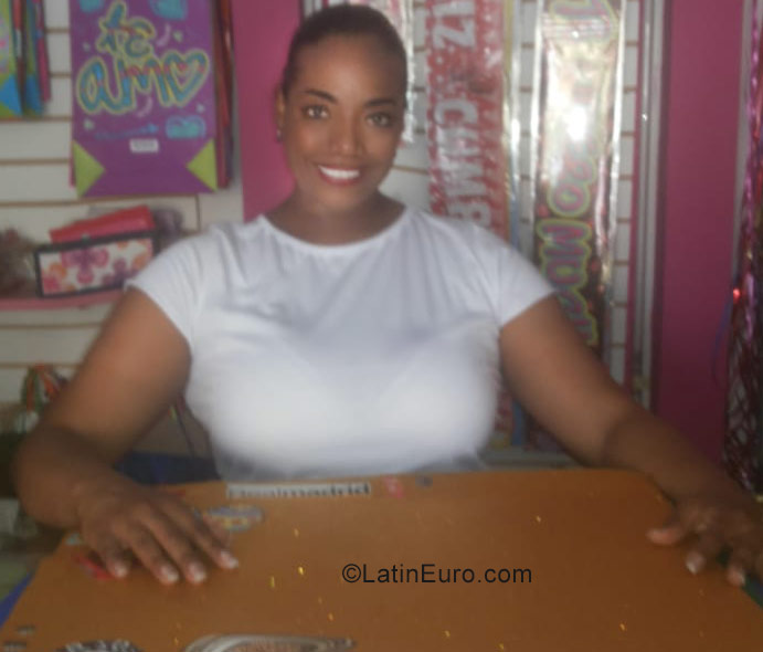 Date this passionate Colombia girl Chocolate from Cali CO23756