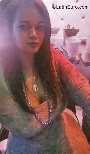 Date this cute Dominican Republic girl Elizabeth from Santo Domingo DO32175