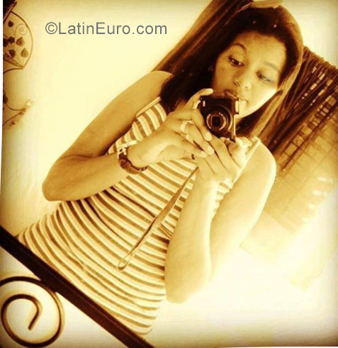 Date this beautiful Dominican Republic girl Erika from Santo Domingo DO32182