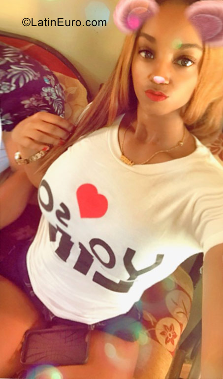 Date this happy Dominican Republic girl Yanely from Santiago DO32196
