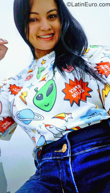 Date this happy Colombia girl Yulieth from Cordoba CO23783