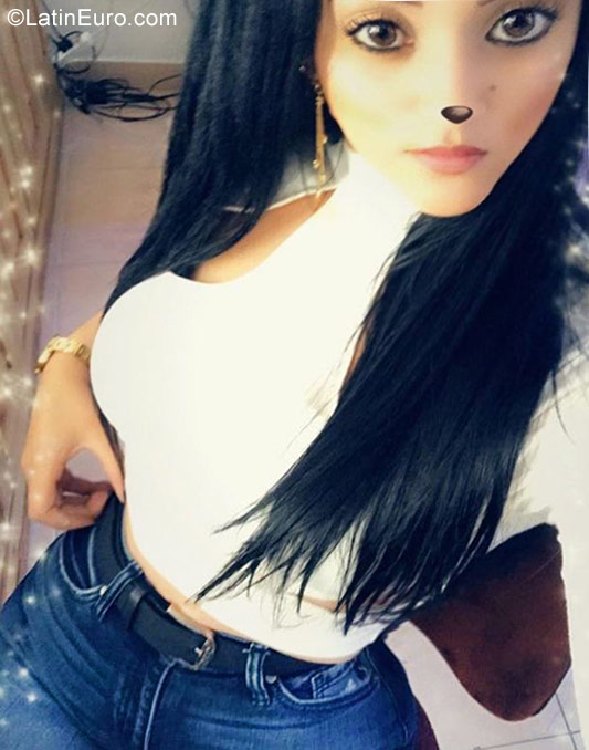 Date this lovely Dominican Republic girl Jenn from Santo Domingo DO32250