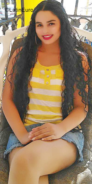 Date this delightful Dominican Republic girl Romina from Bonao DO33228