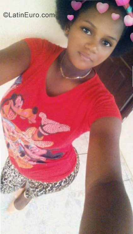 Date this happy Dominican Republic girl Yocasta01 from San Pedro De Macoris DO32296