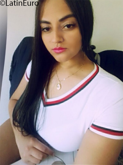 Date this beautiful Colombia girl Anyifresi from Bogota CO23829