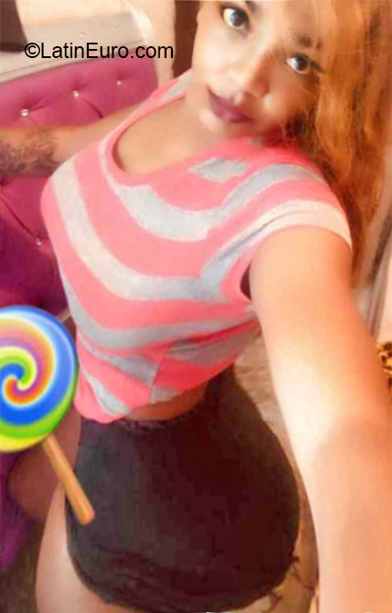 Date this hot Dominican Republic girl Michele from La Romana DO32382