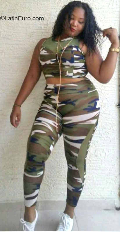 Date this funny Dominican Republic girl Pamela from Puerto Plata DO32389