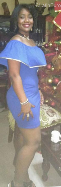 Date this hot Dominican Republic girl YANELY from Santo Domingo DO32390