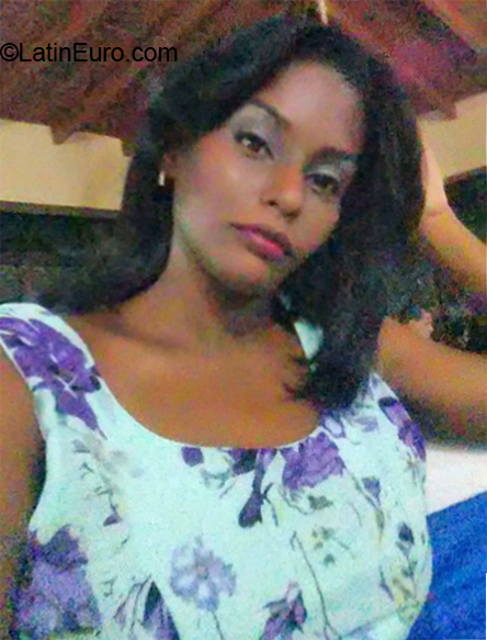 Date this gorgeous Dominican Republic girl Mercedes from Santo Domingo DO32447