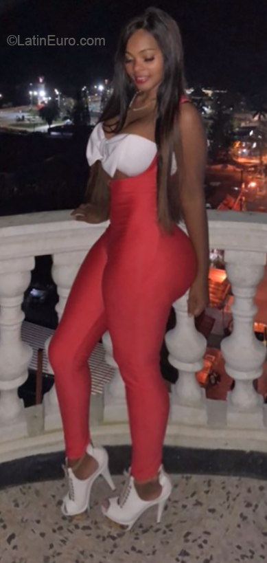 Date this hard body Colombia girl Yessica from Cali CO23901