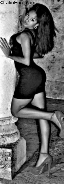 Date this charming Dominican Republic girl Magnolia from Santo Domingo DO32507