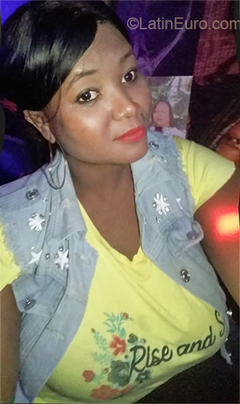 Date this good-looking Colombia girl Sandra from Leticia CO23921