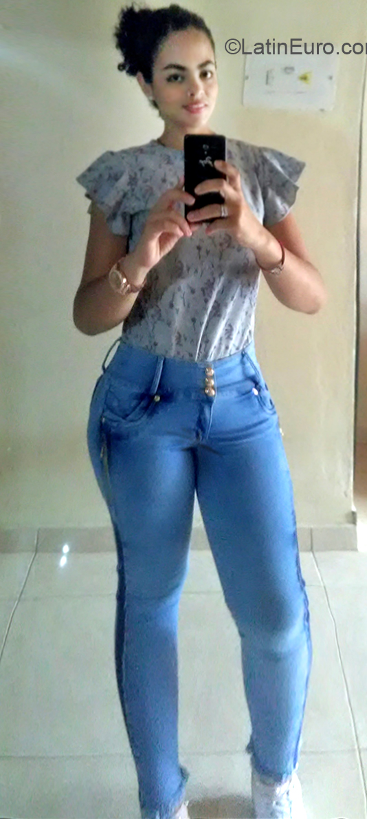 Date this fun Colombia girl Yesica from Medellin CO23927
