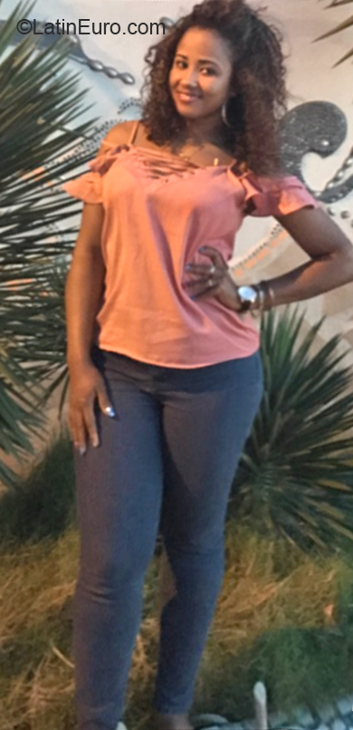 Date this attractive Dominican Republic girl Anyerlis from Santiago DO34269
