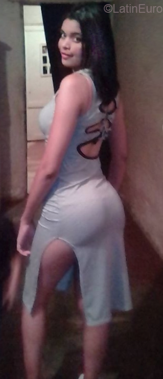 Date this sultry Venezuela girl Yasmalis from Ciudad ojeda VE1694