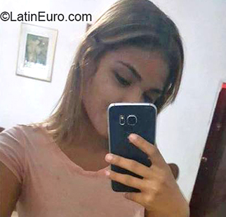 Date this hot Venezuela girl Rebat from Maracaibo VE1708
