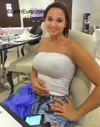 Date this beautiful Colombia girl Kelly from Bogota CO23995