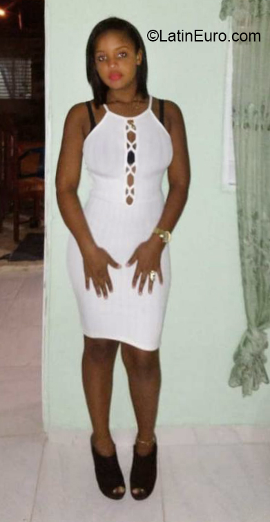 Date this georgeous Dominican Republic girl Isabella from Santo Domingo DO32706