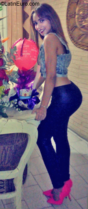 Date this fun Venezuela girl Gloria from Valencia VE1718