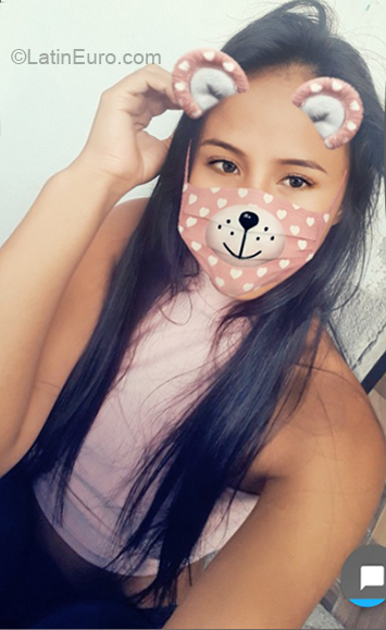 Date this beautiful Colombia girl Lorena from Medellin CO24021